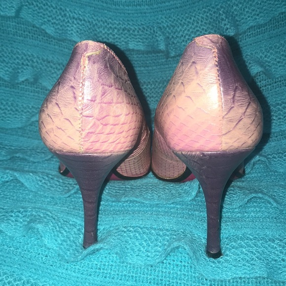 👠 Two Lips Pink Faux Snake Skin Heels D10 - Picture 3 of 3